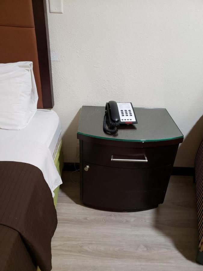 Value Inn & Suites Салина Экстерьер фото